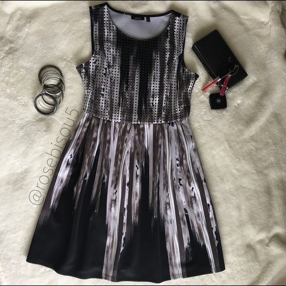 Apt. 9 Dresses & Skirts - 🖤🆕{APT.9} Waffle Cut Bodice Fit & Flare Dress